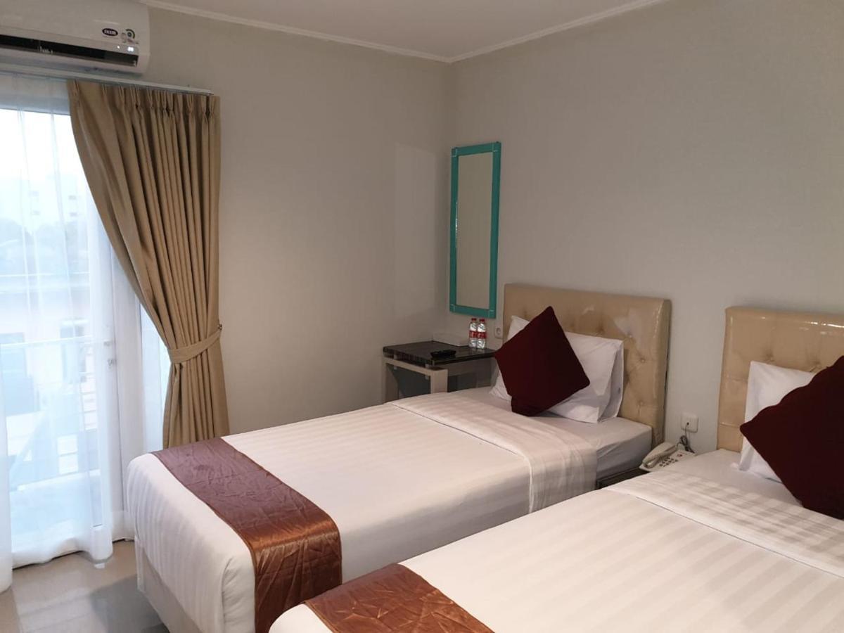 Aruuman Hotel Simpanglima Semarang Exterior photo