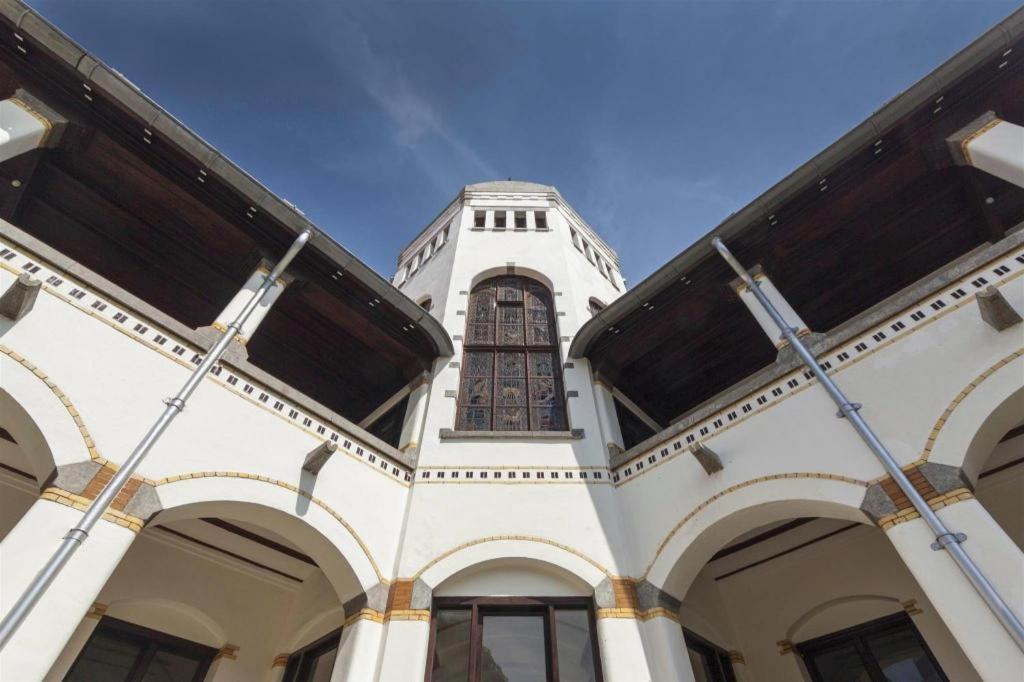 Aruuman Hotel Simpanglima Semarang Exterior photo
